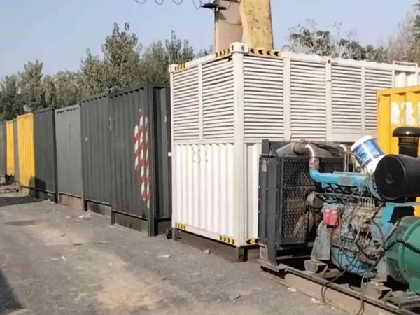 沈阳200KW柴油发电机机组每小时油耗是多少？